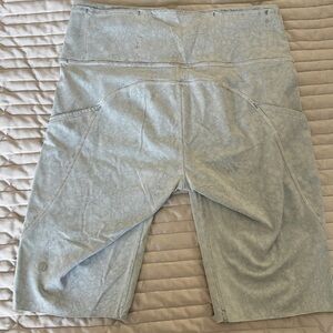 Lululemon Shorts blue marble size 8